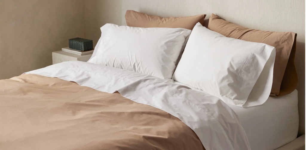 Coordinated Bedding and Curtains for Wholesale Buyers: A Sourcing Guide for Hospitality, Retail, and Design Teams